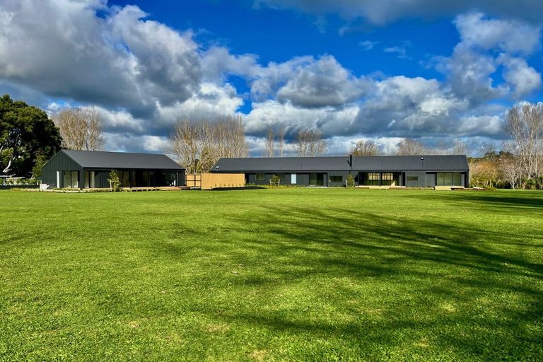 Photo of property in 49 Three Oaks Drive, Dairy Flat, 0794