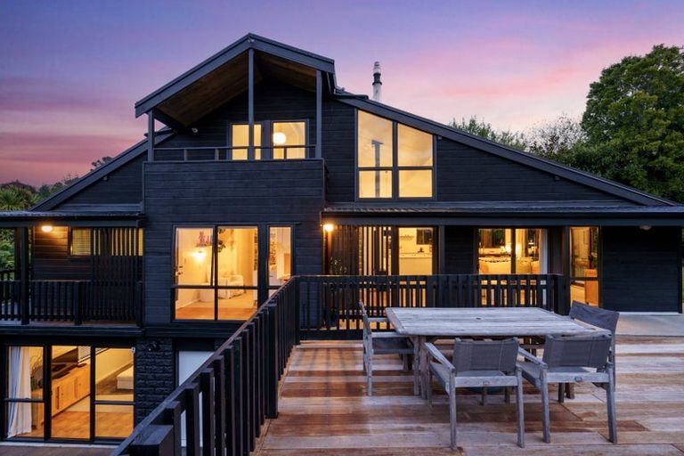 Photo of property in 28 Tokomaru Drive, Havelock North, 4130