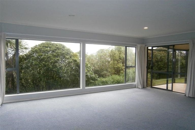 Photo of property in 35 Landsdowne Terrace, Karori, Wellington, 6012