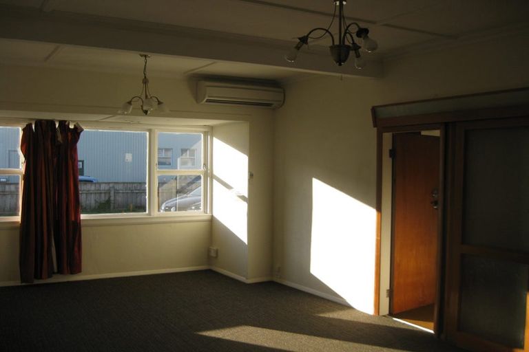 Photo of property in 24 Stone Street, Miramar, Wellington, 6022