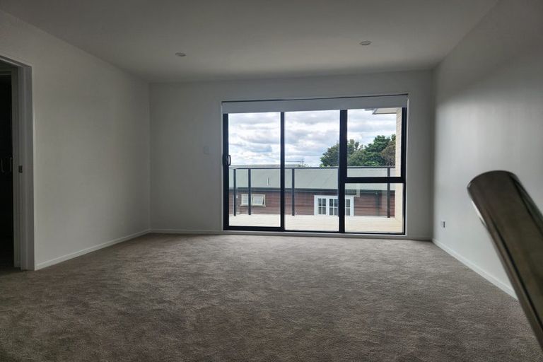Photo of property in 64c Yeovil Road, Te Atatu Peninsula, Auckland, 0610
