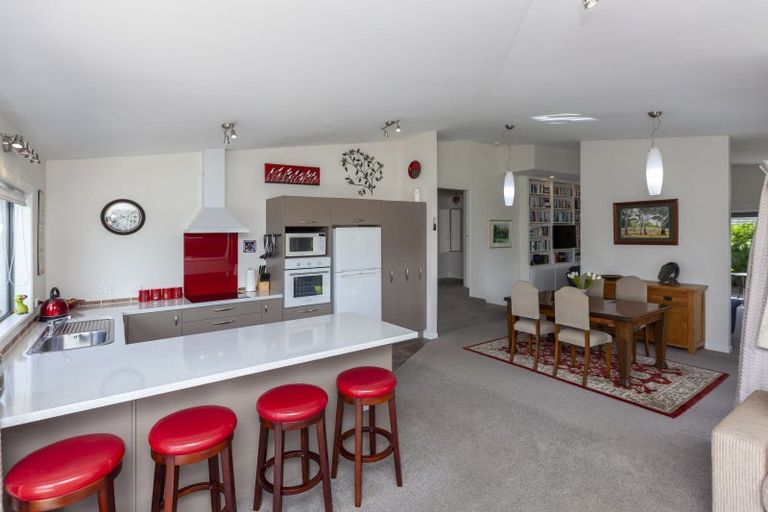 Photo of property in 5 Newry Road, Raumati Beach, Paraparaumu, 5032