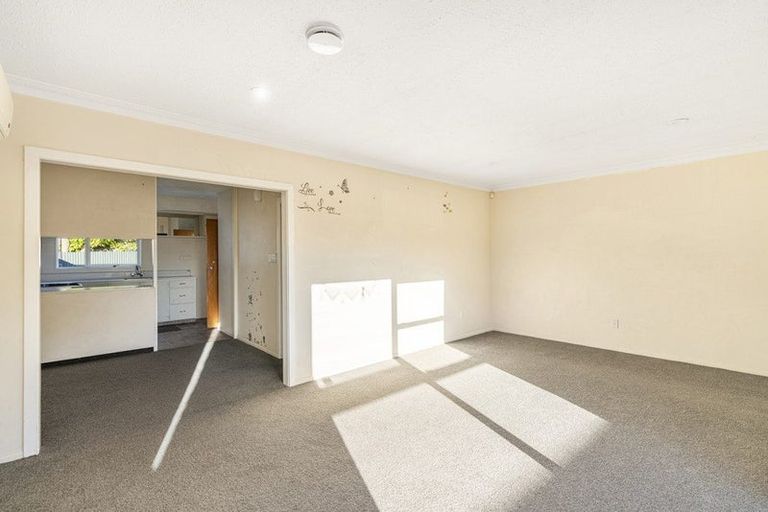 Photo of property in 3/11 Tuckers Road, Redwood, Christchurch, 8051