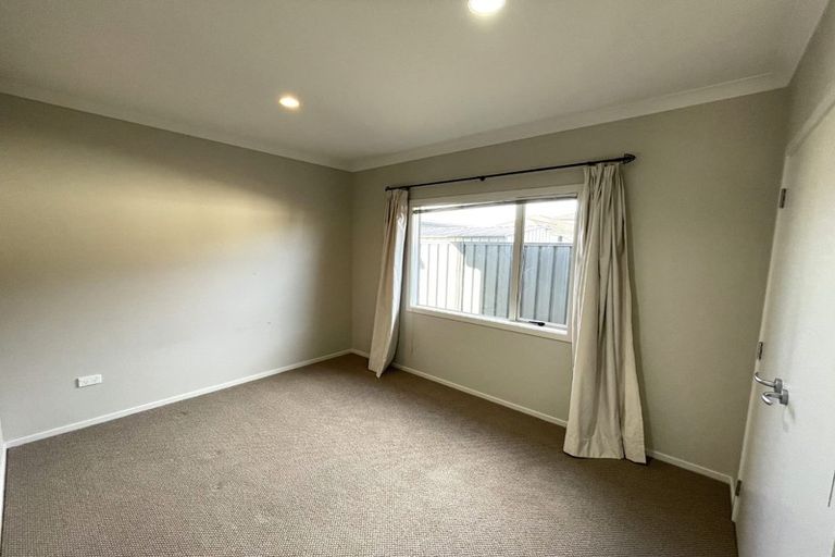 Photo of property in 6 Mana Place, Poraiti, Napier, 4112