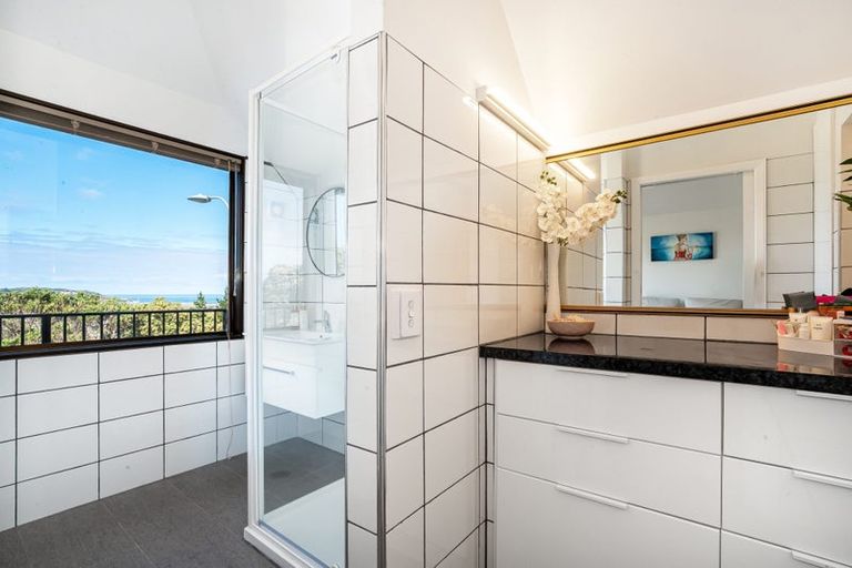 Photo of property in 11 Tamahine Street, Maupuia, Wellington, 6022