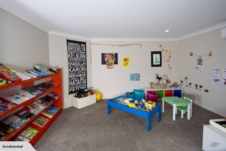 Photo of property in 160 Woodman Drive, Tawa, Wellington, 5028