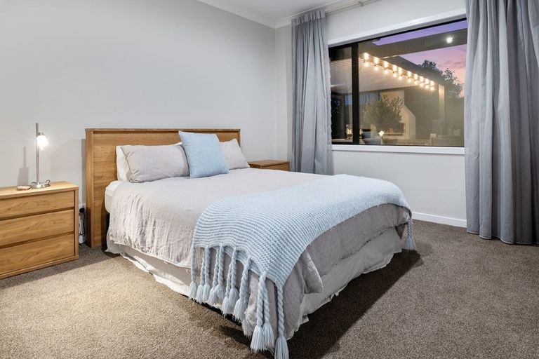 Photo of property in 33 Pohutukawa Parade, Riverhead, 0820