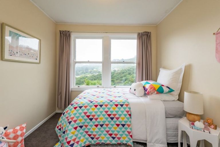 Photo of property in 19 Montgomery Avenue, Karori, Wellington, 6012