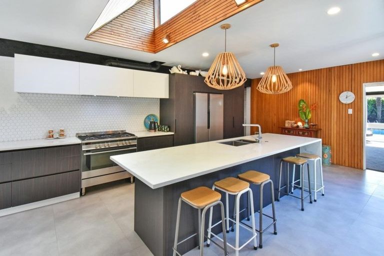 Photo of property in 28 Kahurangi Place, Snells Beach, 0920