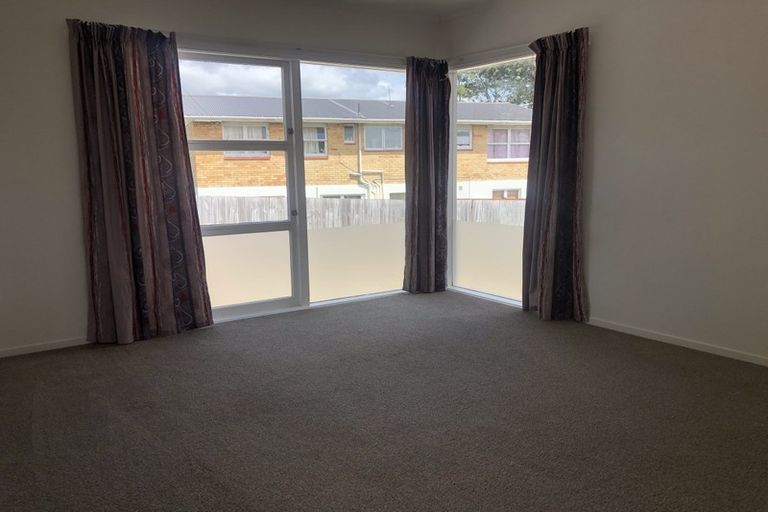 Photo of property in 73 Tramway Road, Beach Haven, Auckland, 0626