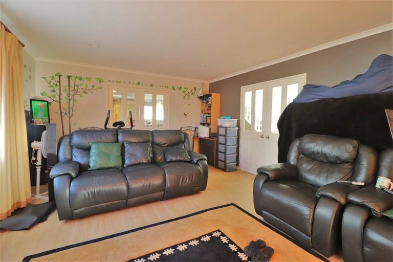 Photo of property in 16 Finbar Close, Flat Bush, Auckland, 2019