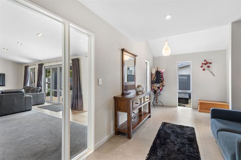 Photo of property in 7 Corsican Grove, Parklands, Christchurch, 8083