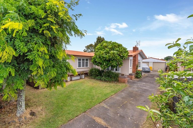 Photo of property in 15 Fraser Road, Papatoetoe, Auckland, 2025