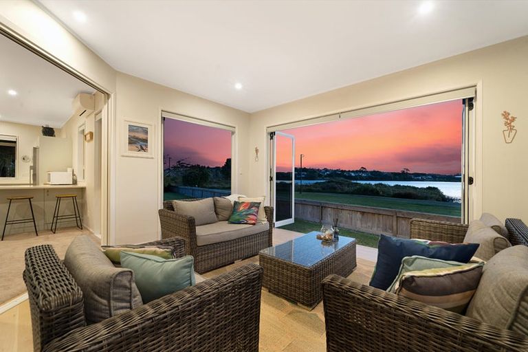 Photo of property in 50 Settlers Grove, Orewa, 0931