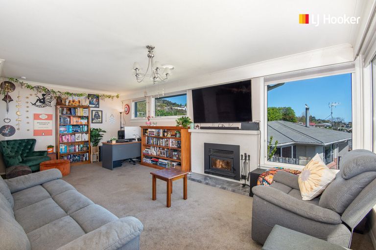 Photo of property in 16 Clyde Street, Kinmont Park, Mosgiel, 9024