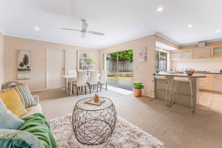 Photo of property in 51 Kelvin Hart Drive, East Tamaki, Auckland, 2013