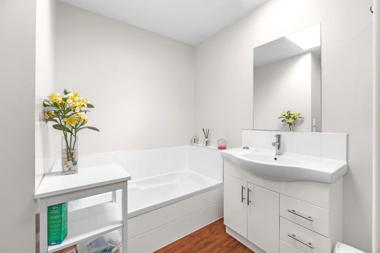 Photo of property in 2/14 London Street, Richmond, Christchurch, 8013