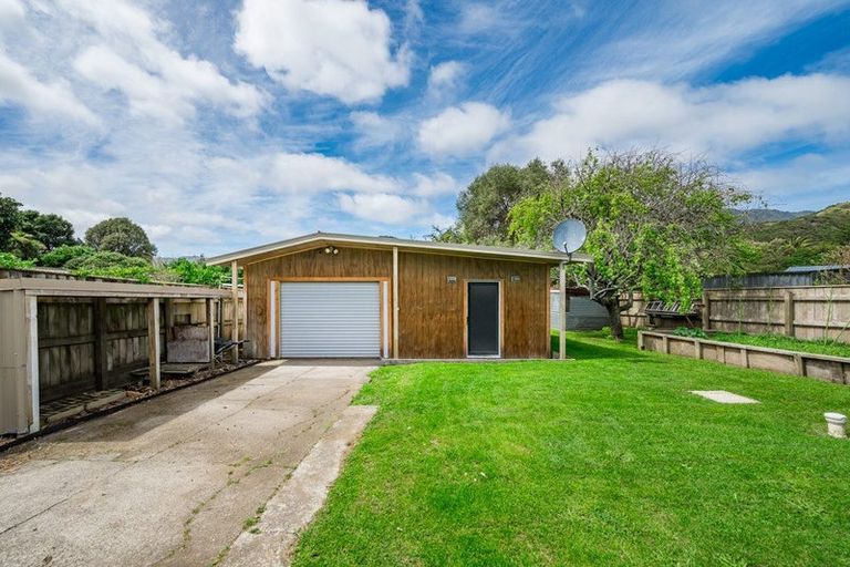 Photo of property in 9 Clarkes Crescent, Paekakariki, 5034