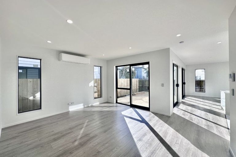 Photo of property in 3b Glennandrew Drive, Half Moon Bay, Auckland, 2012