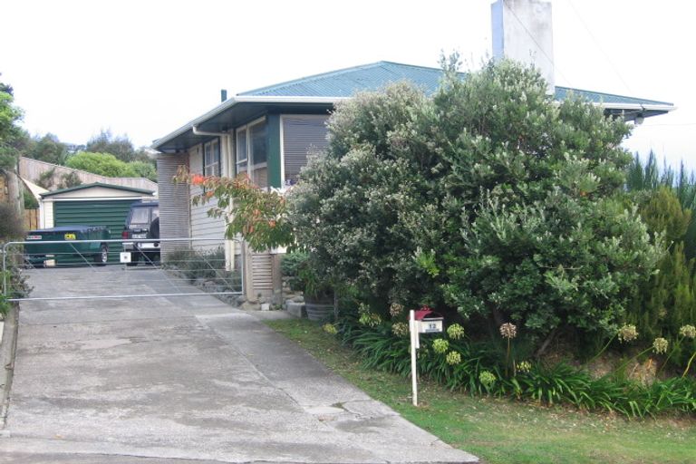 Photo of property in 12 Cara Crescent, Paparangi, Wellington, 6037
