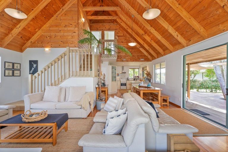 Photo of property in 12 Cathedral Court, Hahei, Whitianga, 3591