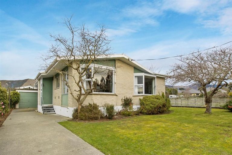 Photo of property in 11 Andrew Street, Waimate, 7924