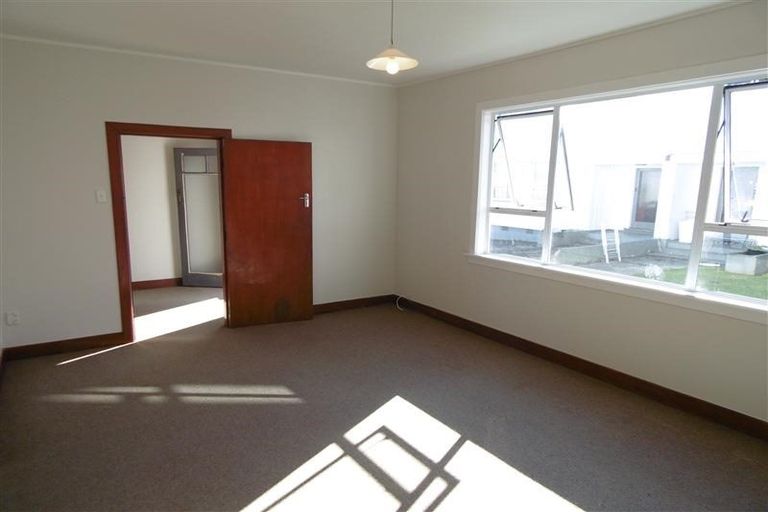 Photo of property in 27 Bulteel Street, New Plymouth, 4310