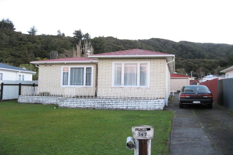 Photo of property in 147 Wainuiomata Road, Wainuiomata, Lower Hutt, 5014