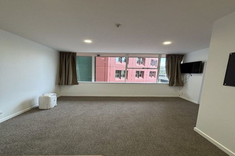 Photo of property in Terrace Tower Apartments, 6c/126 The Terrace, Wellington Central, Wellington, 6011
