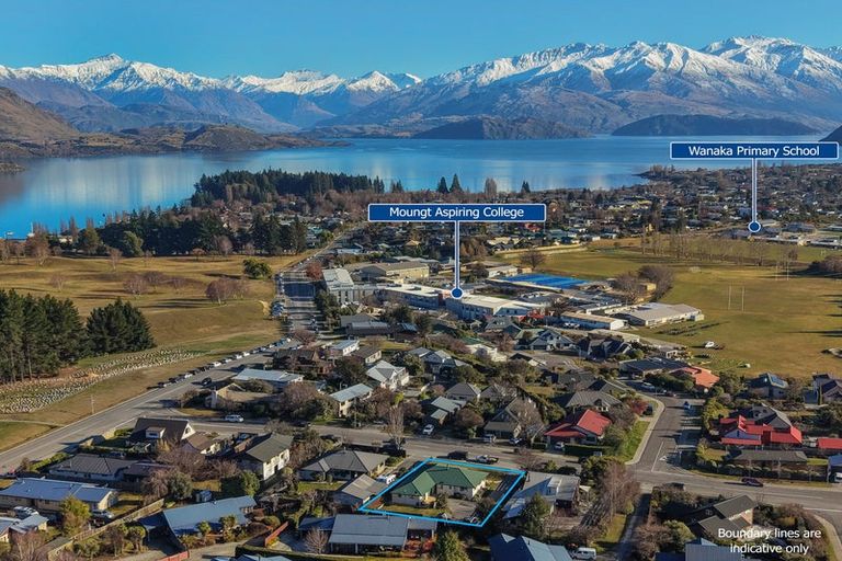 Photo of property in 7 Kings Drive, Wanaka, 9305