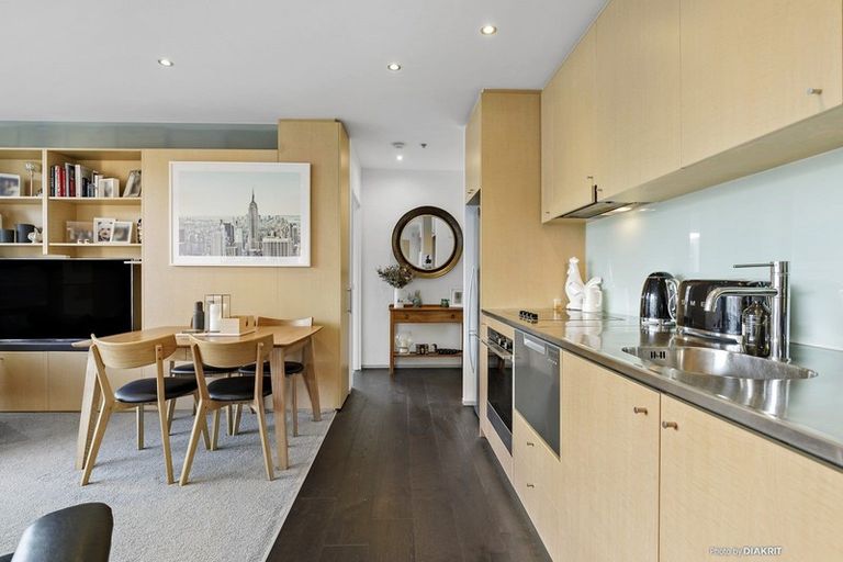 Photo of property in Sanctum Apartment, 10 Ebor Street, Te Aro, Wellington, 6011