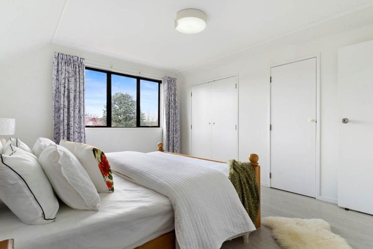 Photo of property in 1/5 Cornelian Crescent, Half Moon Bay, Auckland, 2012