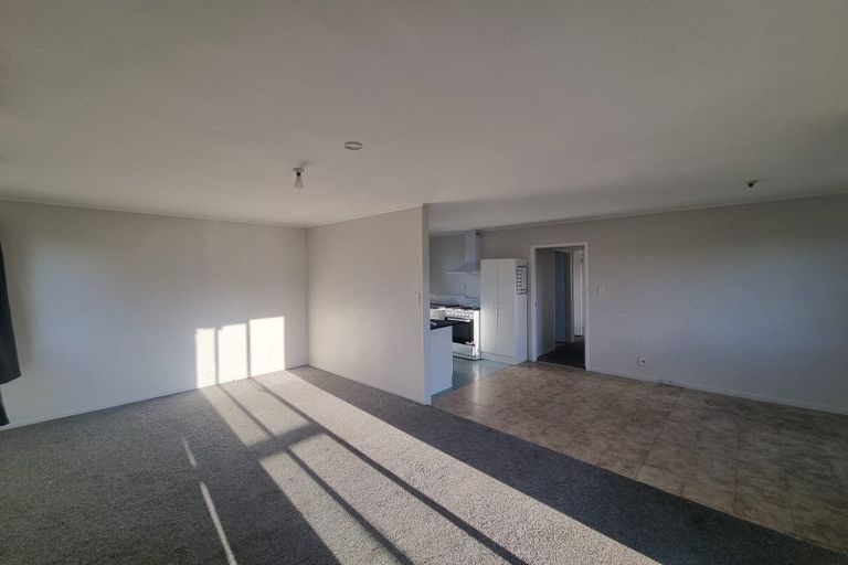 Photo of property in 2/14 Trimdon Street, Randwick Park, Auckland, 2105