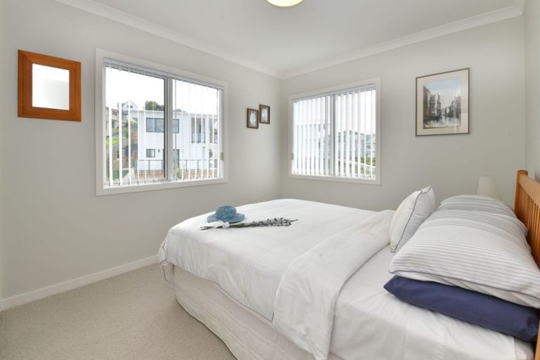Photo of property in 65 Panorama Heights, Orewa, 0931