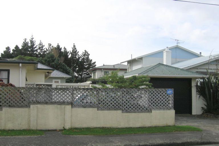 Photo of property in 20 Ropata Crescent, Boulcott, Lower Hutt, 5010