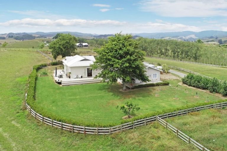Photo of property in 521 Clevedon Kawakawa Road, Clevedon, 2585