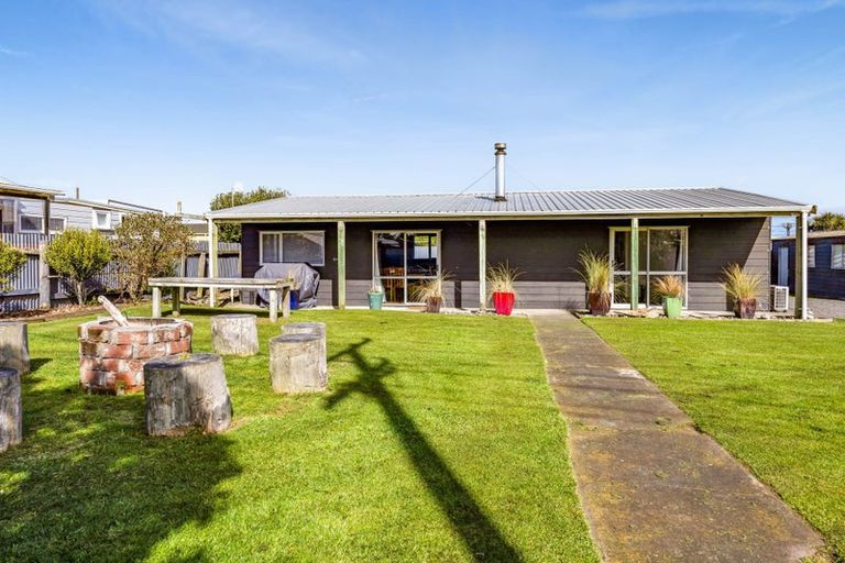 Photo of property in 25 Hira Street, Ohawe, Hawera, 4671