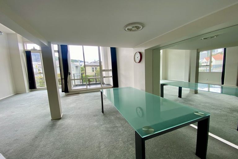 Photo of property in Stadium Garden Flats, 314/107 Thorndon Quay, Pipitea, Wellington, 6011