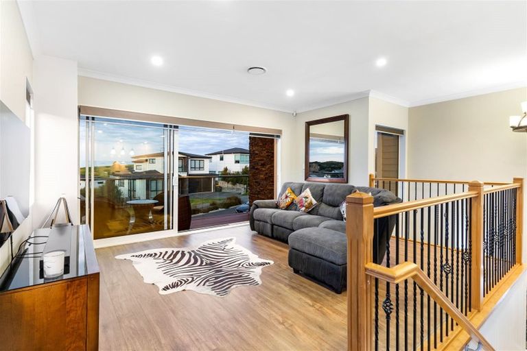 Photo of property in 30 Bounty Road, Long Bay, Auckland, 0630