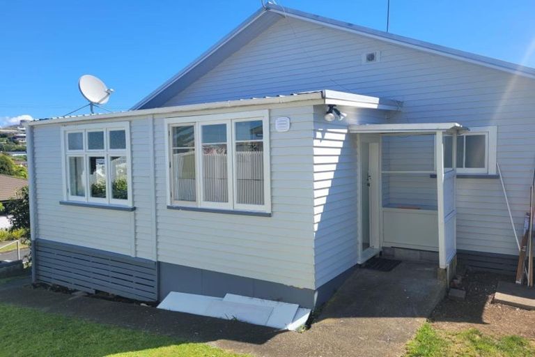 Photo of property in 33 Cutfield Road, New Plymouth, 4310