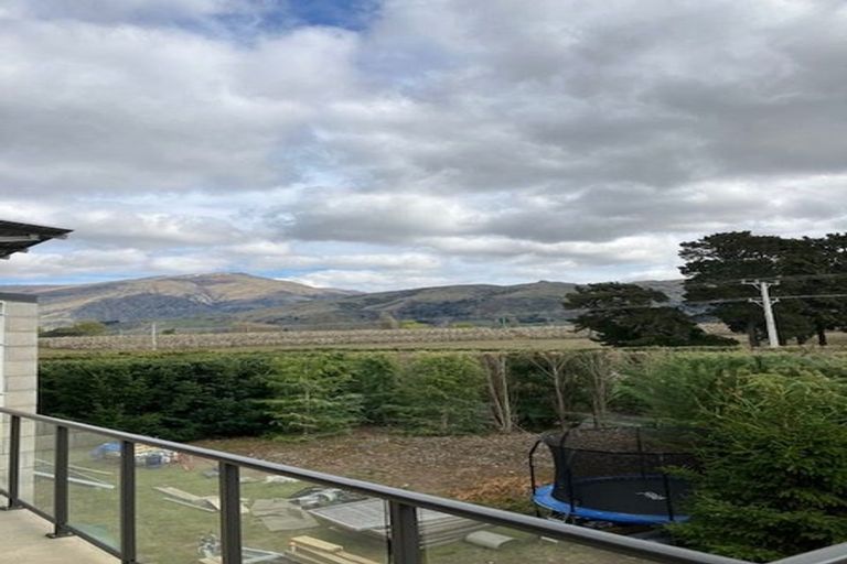 Photo of property in 16 Silverstone Drive, Cromwell, 9384