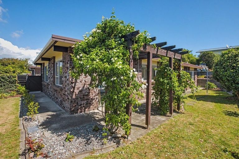 Photo of property in 95b Eatwell Avenue, Paraparaumu Beach, Paraparaumu, 5032