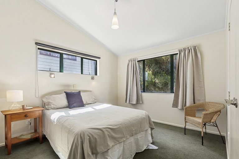 Photo of property in 6 Mitika Way, Strathmore Park, Wellington, 6022