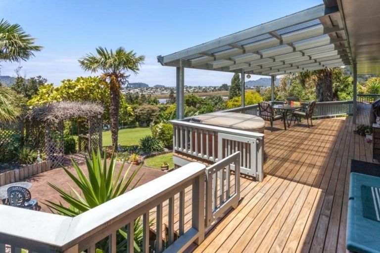 Photo of property in 16 Gregory Lane, Whangamata, 3691