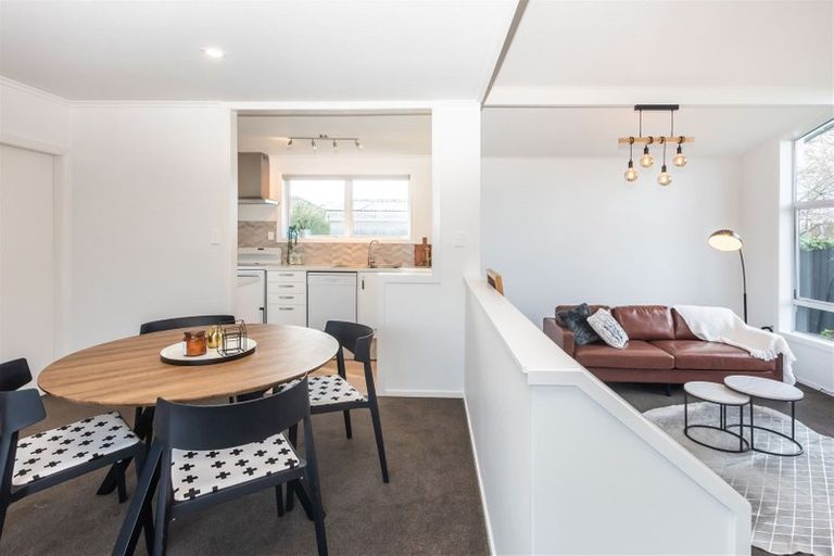 Photo of property in 19 Camelia Place, Islington, Christchurch, 8042