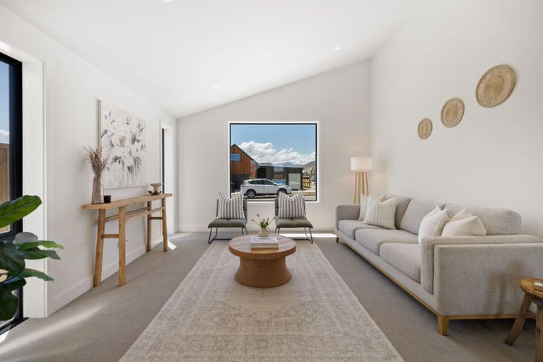 Photo of property in 44 Forage Road, Jacks Point, 9371