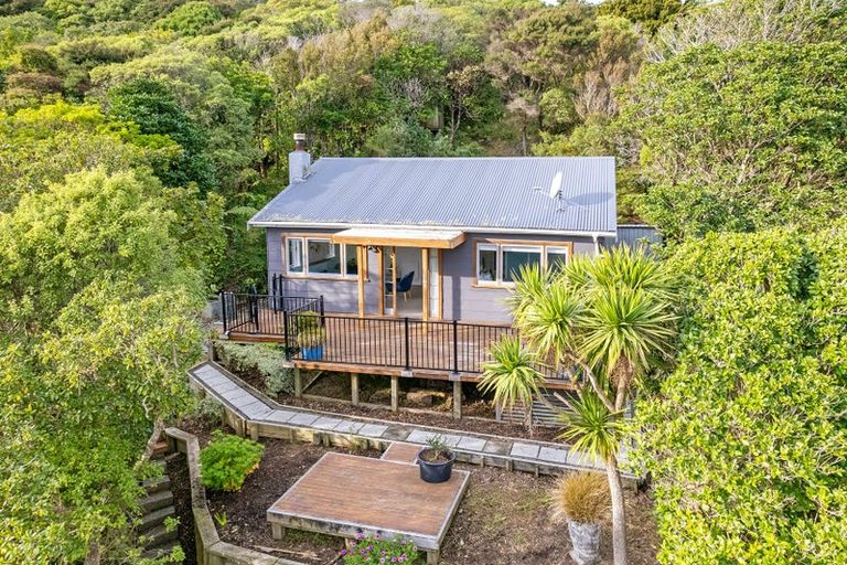 Photo of property in 82 Cluny Road, Plimmerton, Porirua, 5026