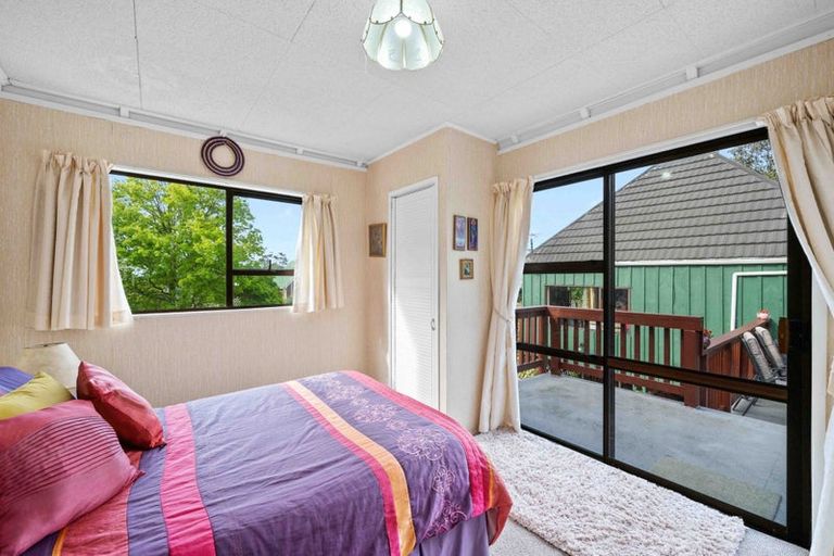 Photo of property in 48 Pokapu Street, Titirangi, Auckland, 0600