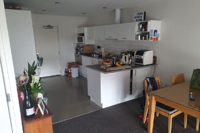 Photo of property in 11d/60 Masons Road, Oteha, Auckland, 0632