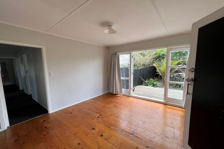 Photo of property in 377a Triangle Road, Henderson, Auckland, 0610